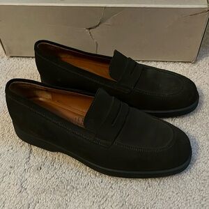 Brand new Tods dark green suede flats size 38 (US 7.5)